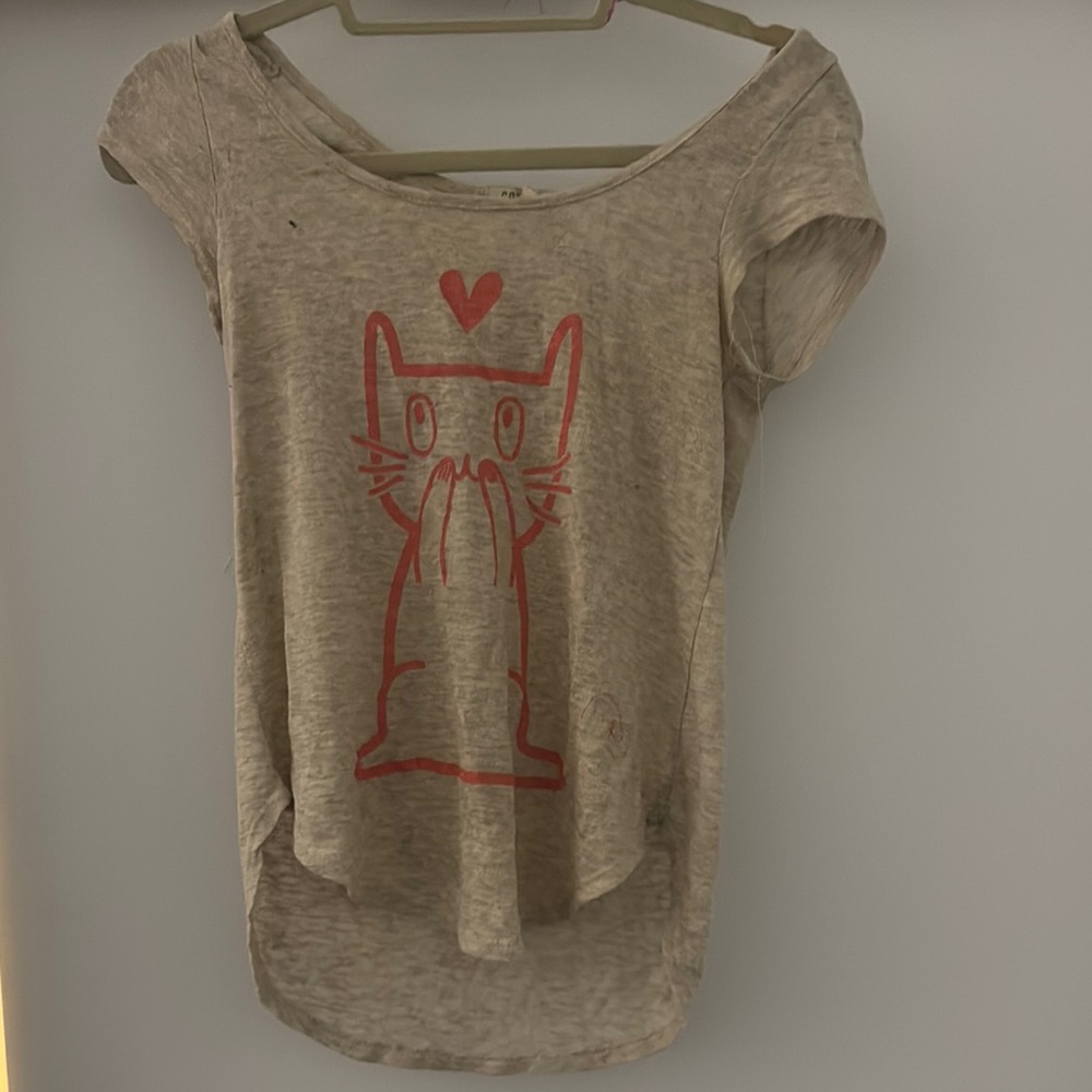Gray Cat Graphic T-Shirt